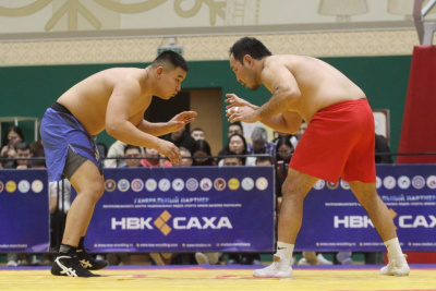 Стали известны имена абсолютных чемпионов турнира по хапсагаю Юрия Васильева в Томпонском улусе / Дьулустаан Сергеев   