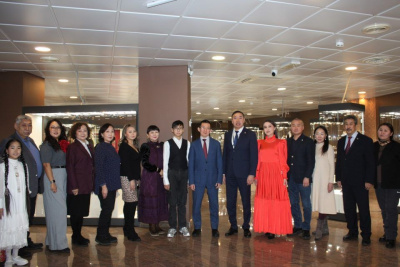 Выдающимся ювелирам и художникам вручили нагрудные знаки «Бриллиант Якутии» / Мария Горохова Якутск Якутск Республика Саха (Якутия)