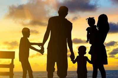 О праве граждан, имеющих трех и более детей, на получение единовременной денежной выплаты /    