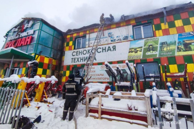 Площадь пожара в магазине в Якутске составила 800 квадратных метров / ЯСИА Якутск Якутск Республика Саха (Якутия)