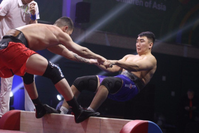 В Якутске дан старт Кубку Федерации по мас-рестлингу Первой лиги / Дьулустаан Сергеев Якутск Якутск Республика Саха (Якутия)