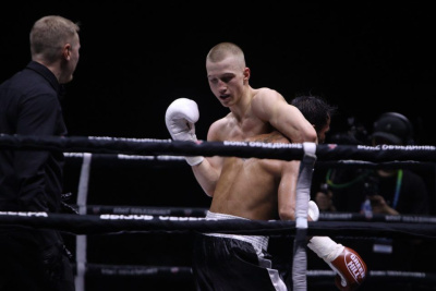 Якутянин Николай Пшенников одержал победу на вечере профбокса над таиландцем / Дьулустаан Сергеев   