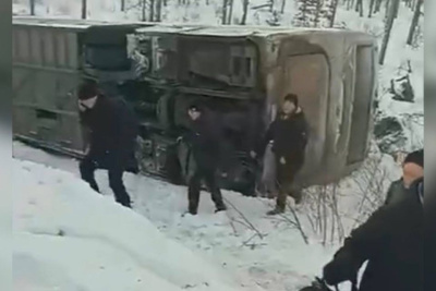 Видео: автобус с людьми перевернулся в Нерюнгринском районе UPD / Саина Титова  Нерюнгринский Республика Саха (Якутия)