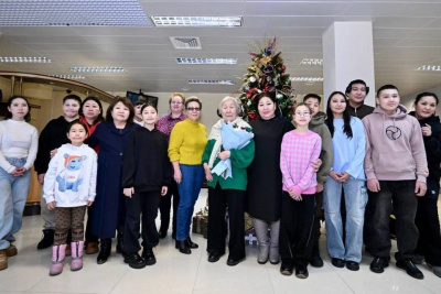 Многопоколенную семью Устиновых встретили в аэропорту Якутска / ЯСИА Якутск Якутск Республика Саха (Якутия)