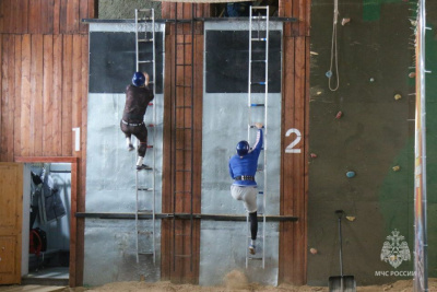 В Якутске проходит чемпионат по пожарно-спасательному спорту / ЯСИА Якутск Якутск Республика Саха (Якутия)