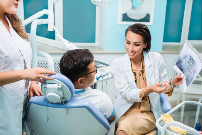 Врач рассказала, как современная стоматология улучшает качество жизни и продлевает молодость / ЯСИА   