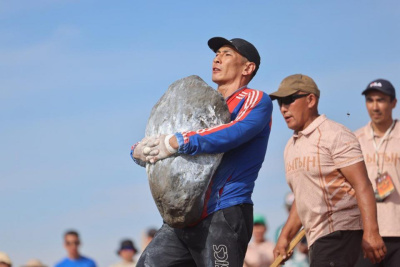 Чемпион — в деле. Дьулустан Ноговицын подтвердил своё участие на Играх Дыгына 2025 года / Дьулустаан Сергеев   