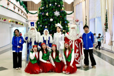 В Якутске прошли новогодние елки для детей участников СВО / ЯСИА Якутск Якутск Республика Саха (Якутия)