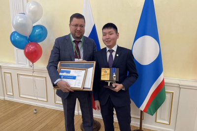 Старшеклассник из Сунтарского улуса стал абсолютным победителем конкурса «Будущий дипломат — 2026» / Семен Родионов   