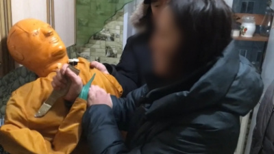 Жительница Якутска предстанет перед судом по обвинению  в убийстве мужчины /    