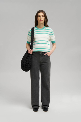 Легкий джемпер с принтом в полоску