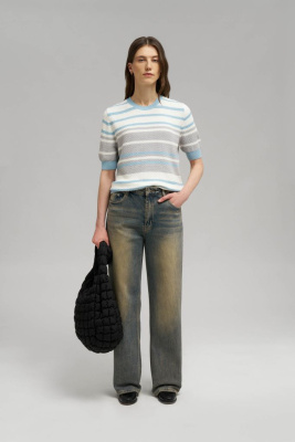 Легкий джемпер с принтом в полоску