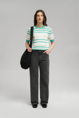 Легкий джемпер с принтом в полоску