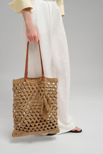 Плетеная сумка из рафии