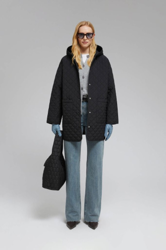 Утепленное полупальто с накладными карманами