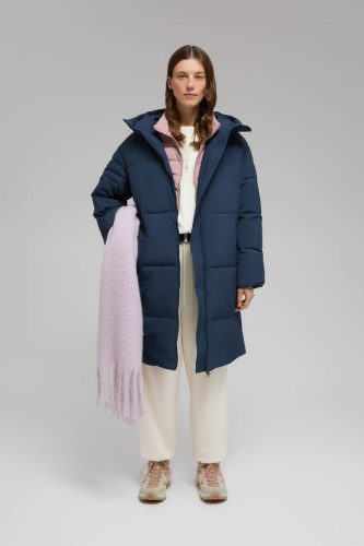 Утепленное стеганое пальто с капюшоном