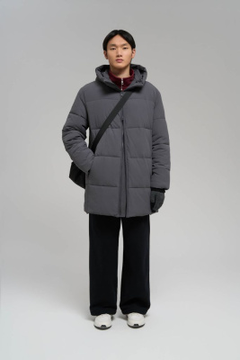 Утепленное стеганое полупальто с капюшоном