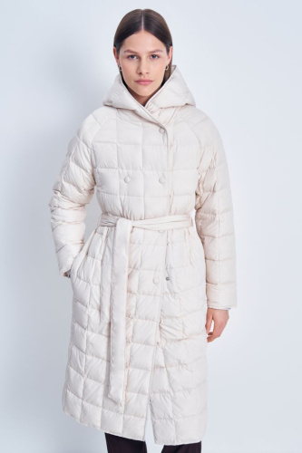 Пуховое стеганое пальто с поясом