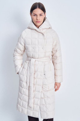 Пуховое стеганое пальто с поясом