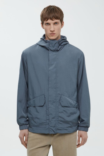 Ветровка с капюшоном свободного силуэта
