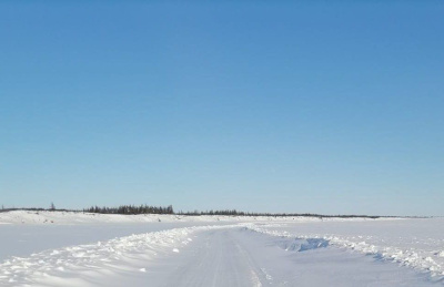 Автоцистерна с дизтопливом опрокинулась в Олекминском районе Якутии / ЯСИА   