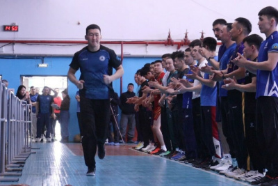 Потомок легендарного силача Мас Мэхээлэ впервые отобрался на Игры Дыгына / Дьулустаан Сергеев   