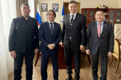 Джулустан Борисов провел встречу с начальником управления ФАДН России / ЯСИА   