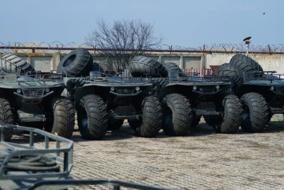 Трутнев передал бойцам СВО 59 квадроциклов якутского производства  / ЯСИА   