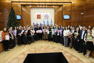 В День российской печати журналистам Якутии вручили государственные награды / Саина Титова   