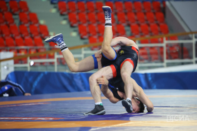 Шесть якутских борцов стали чемпионами Дальнего Востока / Дьулустаан Сергеев   