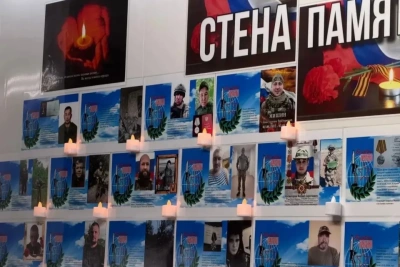 В Айхале открыли стену памяти участников СВО / ЯСИА   