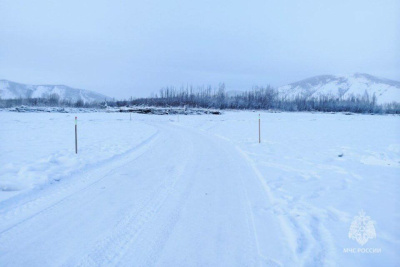 В Оймяконском районе открыли ледовую переправу через реку Индигирку / ЯСИА   