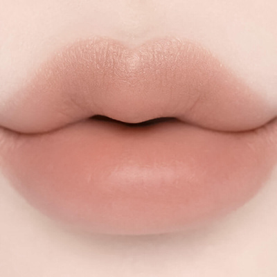 Вельветовый карандаш для губ Dasique Mood Blur Lip Pencil 01 Sand Beige