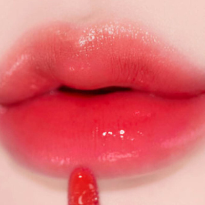 Увлажняющий тинт с глянцевым финишем alternative stereo Lip Potion Aqua Glow 4 Apple Drop