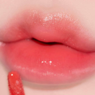 Увлажняющий тинт с глянцевым финишем alternative stereo Lip Potion Aqua Glow 3 Sugar Rose