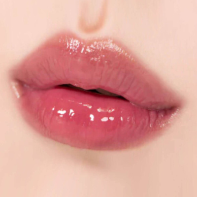 Нюдовый блеск для губ с пантенолом nuse Care Liptual 06 Fin Berry