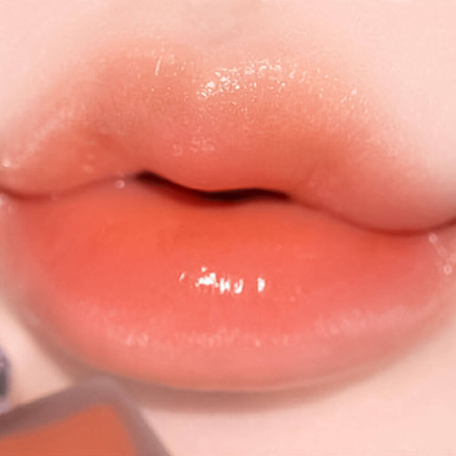 Увлажняющий тинт с глянцевым финишем alternative stereo Lip Potion Aqua Glow 1 Lemon Balm