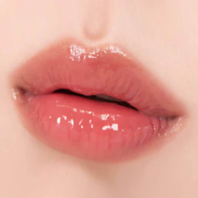 Нюдовый блеск для губ с пантенолом nuse Care Liptual 07 Tanned Hour