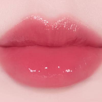 Увлажняющий блеск-тинт для губ с зеркальным сиянием FEEV Hyper-Fit Glam Berry Bubble