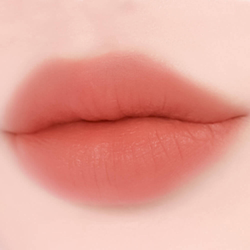 Компактный вельветовый бальзам для губ и щёк BRAYE Lipsleek Blur 02 Bubbly