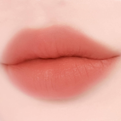 Компактный вельветовый бальзам для губ и щёк BRAYE Lipsleek Blur 02 Bubbly
