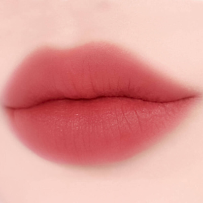 Компактный вельветовый бальзам для губ и щёк BRAYE Lipsleek Blur 04 Freeness