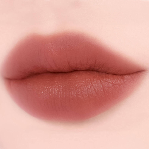 Компактный вельветовый бальзам для губ и щёк BRAYE Lipsleek Blur 05 Hardy