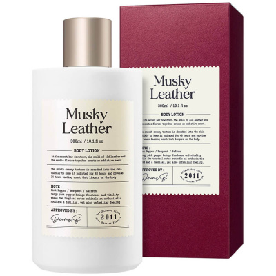 Ламеллярный лосьон для тела с пряным тропическим ароматом Derma:B Narrative Body Lotion Musky Leather