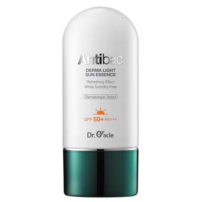 Солнцезащитная эссенция для проблемной кожи Dr.Oracle Antibac Derma Light Sun Essence SPF50+ PA+++