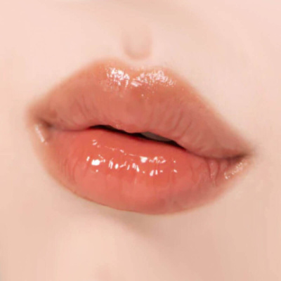 Нюдовый блеск для губ с пантенолом nuse Care Liptual 01 Molten Peanut