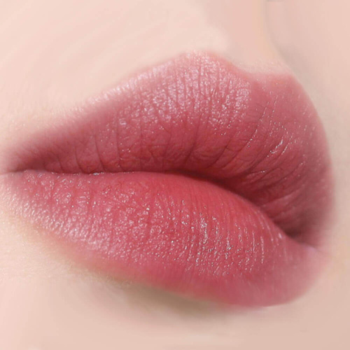 Тающая помада в стике с матовым финишем hince Slim Stick Melting Matte 05 Unrefined
