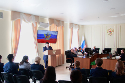 Представитель общества «Знание» провел в УФСИН лекцию «Российский народ – семья семей» / ЯСИА   