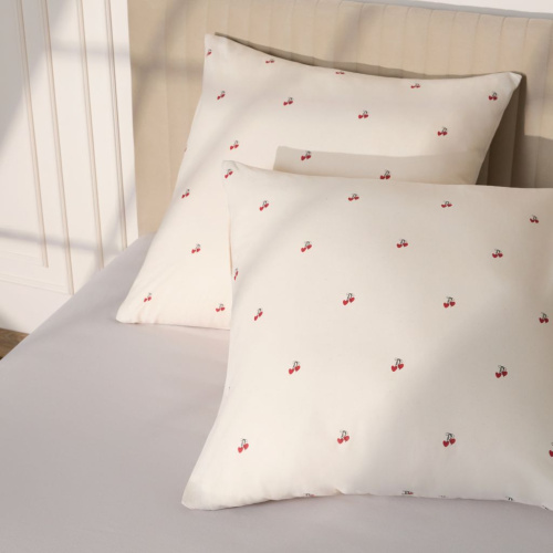 Комплект наволочек Вишневое сердце/Cherry heart