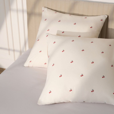 Комплект наволочек Вишневое сердце/Cherry heart